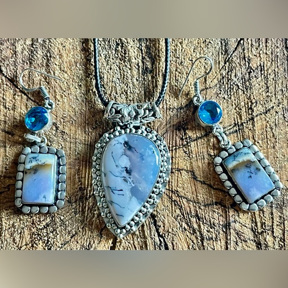 Dendritic Agate Pendant & Earrings Set - Picture 5 of 11